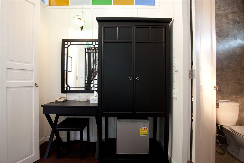 99 Oldtown Boutique Guesthouse Sha Extra Plus Phuket Екстериор снимка