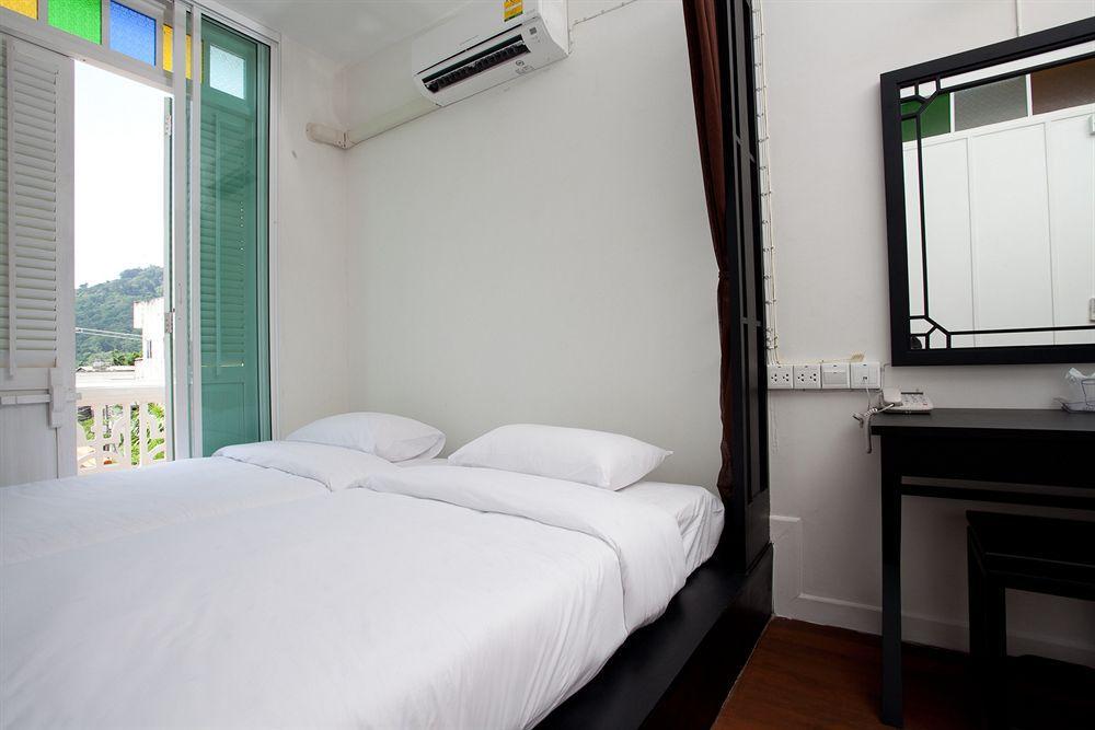 99 Oldtown Boutique Guesthouse Sha Extra Plus Phuket Екстериор снимка