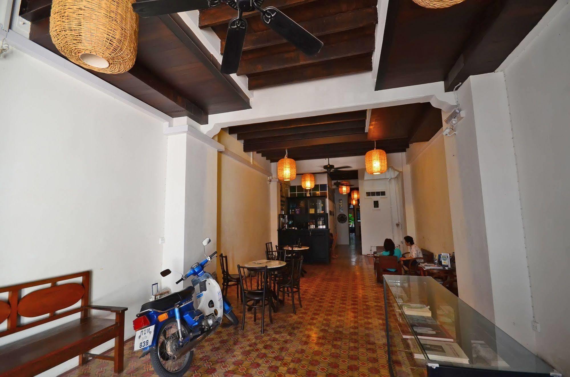 99 Oldtown Boutique Guesthouse Sha Extra Plus Phuket Екстериор снимка