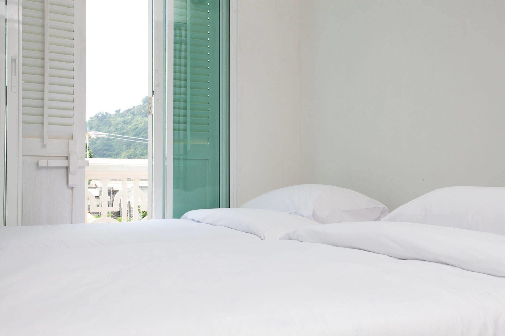 99 Oldtown Boutique Guesthouse Sha Extra Plus Phuket Екстериор снимка