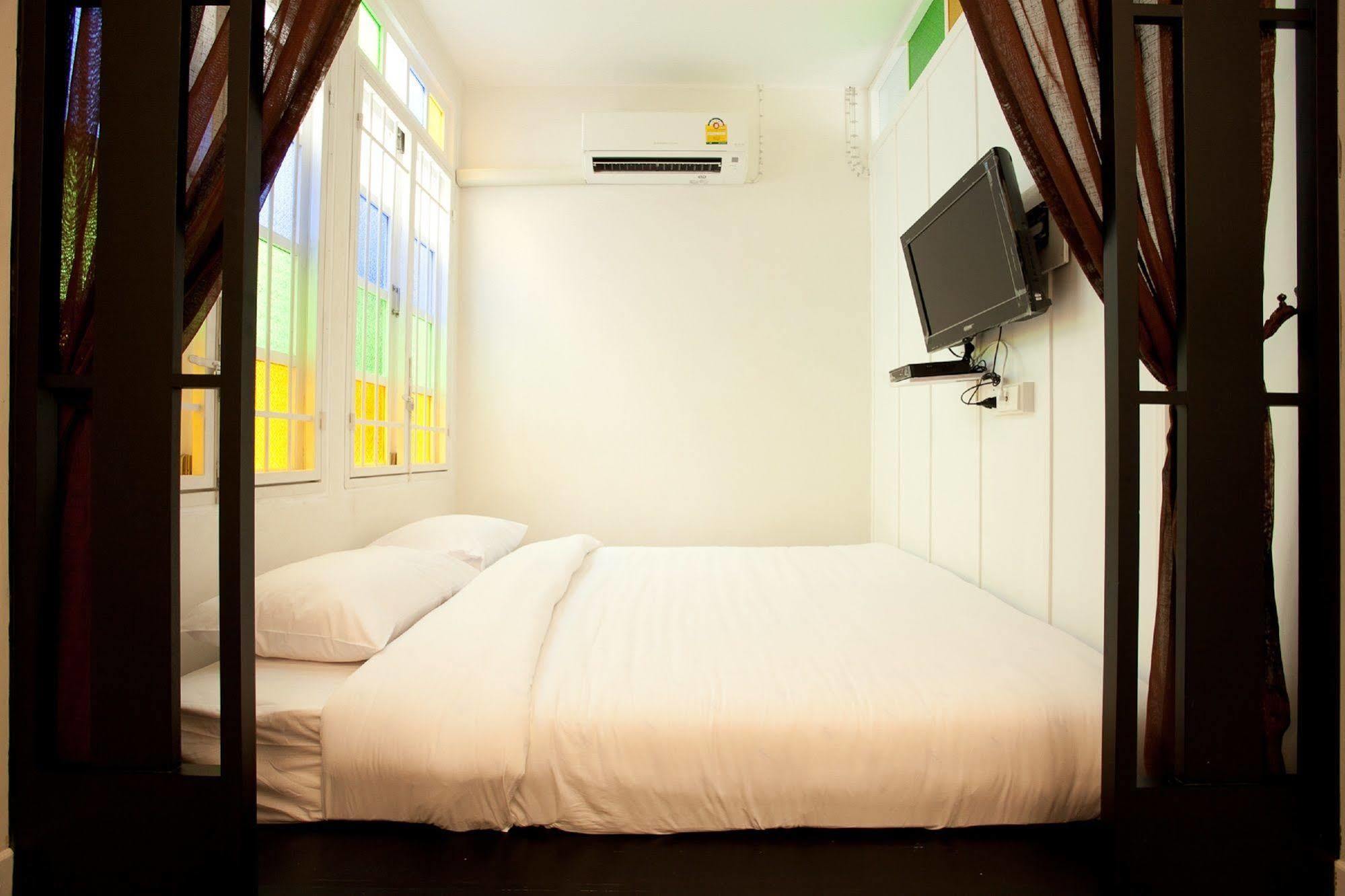 99 Oldtown Boutique Guesthouse Sha Extra Plus Phuket Екстериор снимка