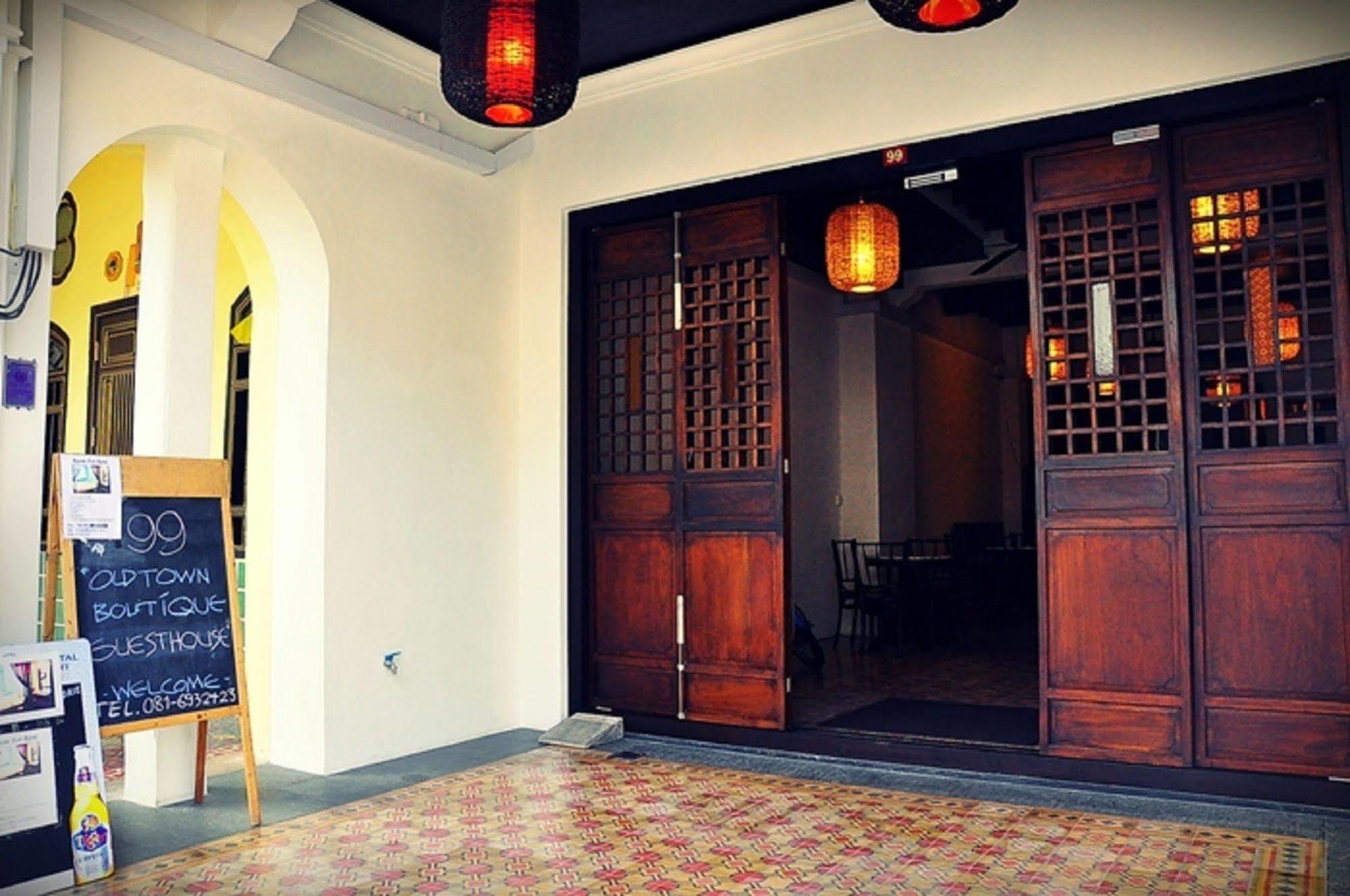 99 Oldtown Boutique Guesthouse Sha Extra Plus Phuket Екстериор снимка